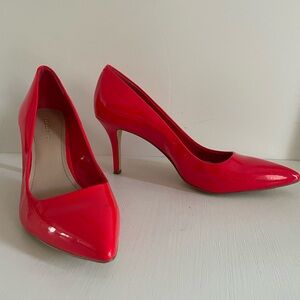 BCBG pumps